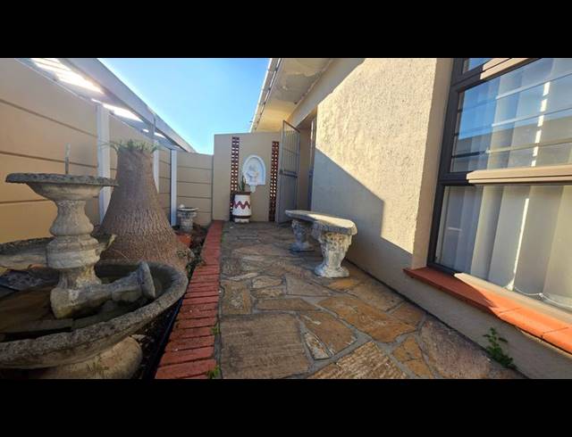 4 BEDROOM HOUSE FOR SALE IN TOWNSEND ESTATE
